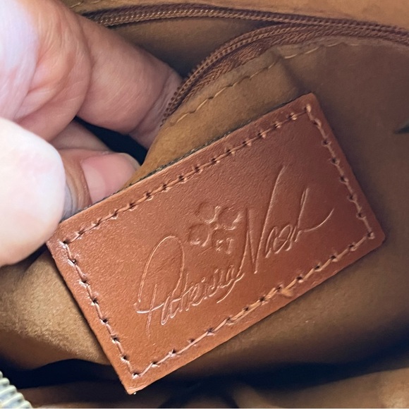 Patricia Nash Floral Cassini Leather Wristlet - Picture 6 of 6